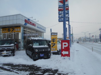 雪が降ってきました！！